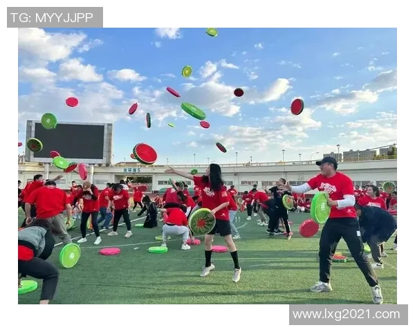 武汉飞盘队与深圳飞盘队赛后复盘探讨意识与战术的深度分析